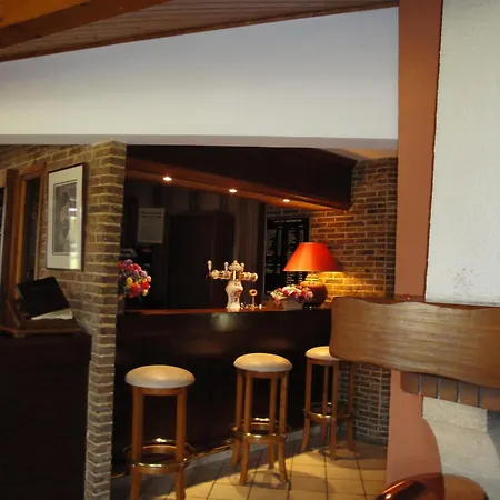 ホテル Fasthotel -le Drakkar -un Fh Confort ポン・オードゥメール