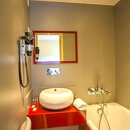 Fasthotel -le Drakkar -un Fh Confort 호텔 2*