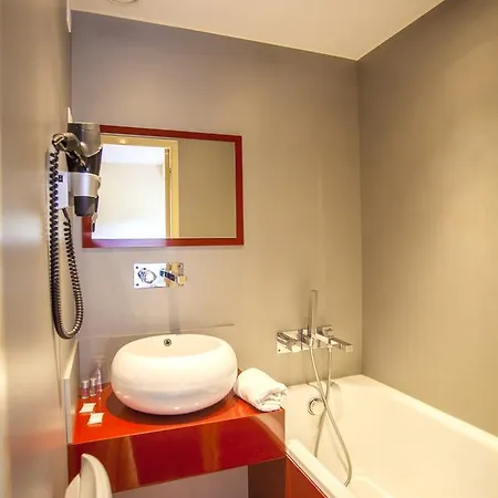 Fasthotel -le Drakkar -un Fh Confort Pont-Audemer